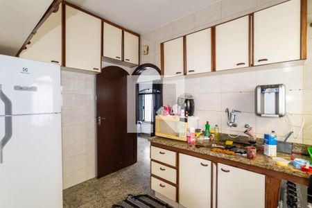 Casa à venda com 250m², 4 quartos e 4 vagasCozinha