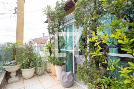 Casa à venda com 125m², 3 quartos e 3 vagas Casa à venda com 125m², 3 quartos e 3 vagasVaranda