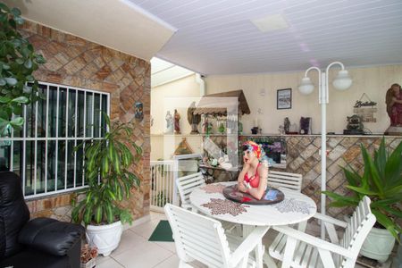 Casa à venda com 125m², 3 quartos e 3 vagas Casa à venda com 125m², 3 quartos e 3 vagasVaranda