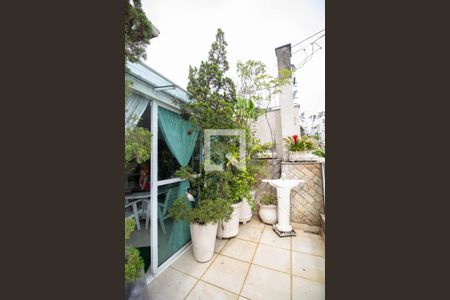 Casa à venda com 125m², 3 quartos e 3 vagas Casa à venda com 125m², 3 quartos e 3 vagasVaranda