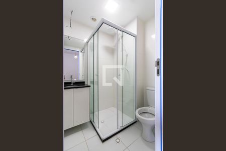 Banheiro de kitnet/studio para alugar com 1 quarto, 27m² em Vila Dom Pedro I, São Paulo