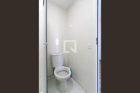 Banheiro de kitnet/studio para alugar com 1 quarto, 27m² em Vila Dom Pedro I, São Paulo