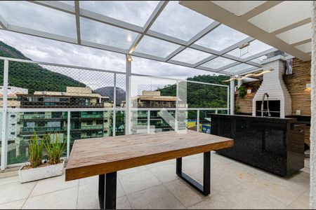 Apartamento à venda com 202m², 3 quartos e 2 vagasCobertura