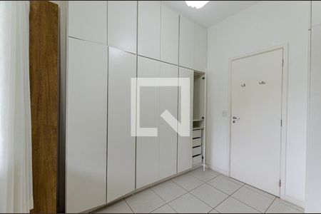 Quarto 1 de apartamento à venda com 3 quartos, 202m² em Itaipu, Niterói