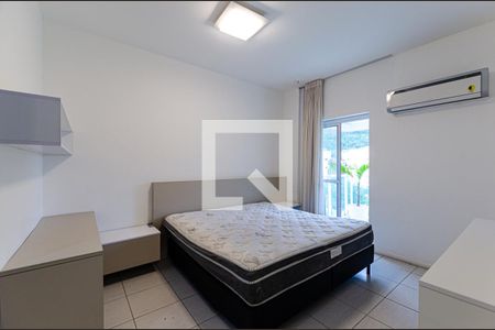 Suite de apartamento à venda com 3 quartos, 202m² em Itaipu, Niterói