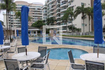 Apartamento à venda com 65m², 2 quartos e 1 vagaÁrea comum - Piscina