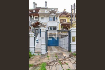 Casa à venda com 297m², 4 quartos e 3 vagasFachada