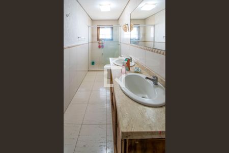 Casa à venda com 297m², 4 quartos e 3 vagasBanheiro da Suíte