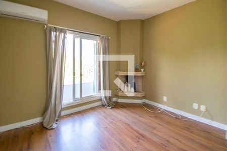 Casa à venda com 297m², 4 quartos e 3 vagasSuite