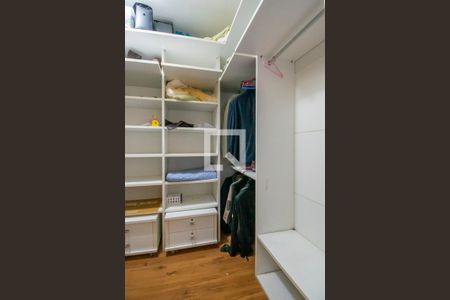 Casa à venda com 297m², 4 quartos e 3 vagasCloset da suíte