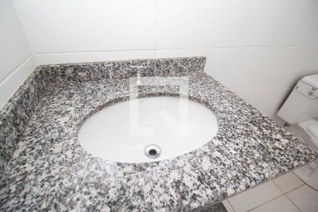 Apartamento à venda com 52m², 2 quartos e 1 vaga Apartamento à venda com 52m², 2 quartos e 1 vagaBanheiro
