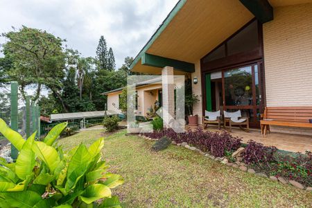 Casa à venda com 277m², 5 quartos e 3 vagasFachada