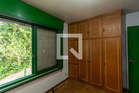 Casa à venda com 277m², 5 quartos e 3 vagasQuarto 4