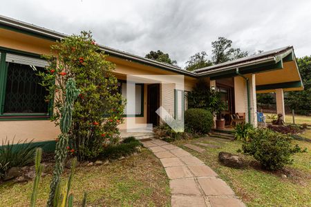 Casa à venda com 277m², 5 quartos e 3 vagasFachada
