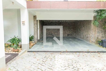 Casa à venda com 350m², 4 quartos e 6 vagasGaragem