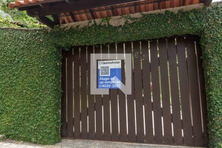 Casa à venda com 350m², 4 quartos e 6 vagasPlaquinha QuintoAndar