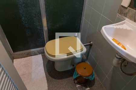 Casa à venda com 350m², 4 quartos e 6 vagasBanheiro de Serviço