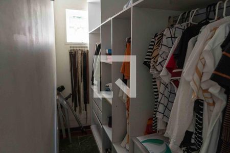 Casa à venda com 350m², 4 quartos e 6 vagasCloset da Suíte
