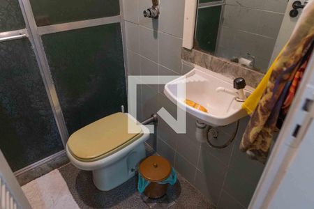 Casa à venda com 350m², 4 quartos e 6 vagasBanheiro de Serviço