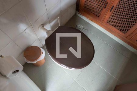 Casa à venda com 350m², 4 quartos e 6 vagasBanheiro da Churrasqueira