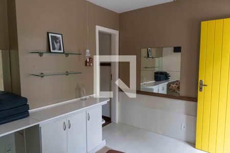 Casa à venda com 350m², 4 quartos e 6 vagasSuíte 2