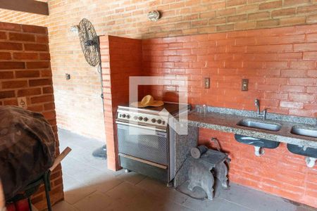 Casa à venda com 350m², 4 quartos e 6 vagasCozinha da Churrasqueira