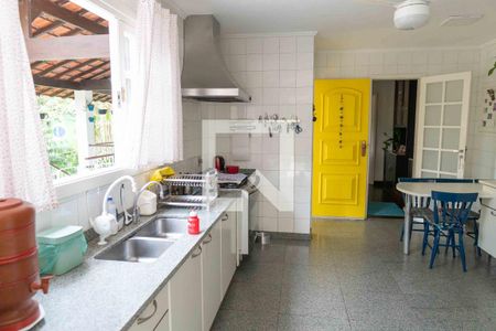 Casa à venda com 350m², 4 quartos e 6 vagasCozinha