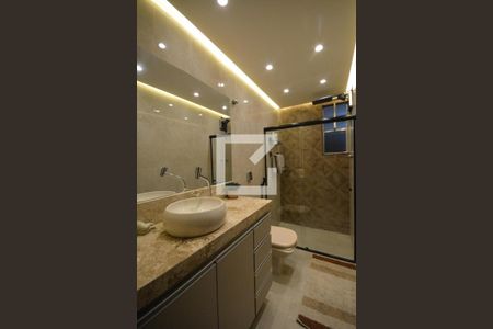 Apartamento à venda com 200m², 3 quartos e 2 vagasBanheiro social