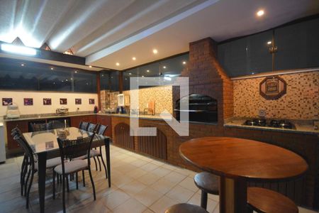 Apartamento à venda com 200m², 3 quartos e 2 vagasCobertura com piscina / Churrasqueira