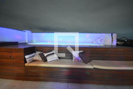 Apartamento à venda com 200m², 3 quartos e 2 vagasCobertura com piscina / Churrasqueira