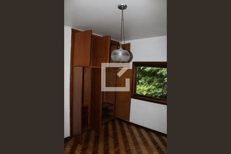 Quarto de casa à venda com 7 quartos, 374m² em Vila Hamburguesa, São Paulo
