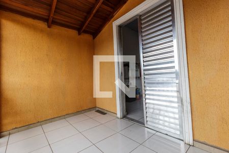 Casa à venda com 250m², 3 quartos e 2 vagas Casa à venda com 250m², 3 quartos e 2 vagasVaranda