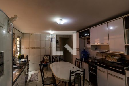 Casa à venda com 250m², 3 quartos e 2 vagas Casa à venda com 250m², 3 quartos e 2 vagasCozinha