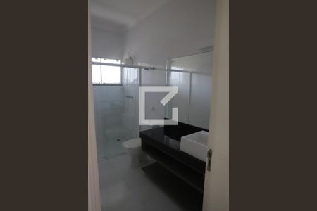 Casa de condomínio para alugar com 492m², 4 quartos e 4 vagasBanheiro 4