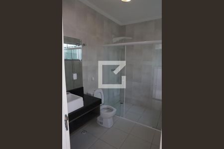 Casa de condomínio para alugar com 492m², 4 quartos e 4 vagasBanheiro 2