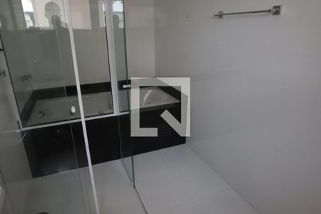 Casa de condomínio para alugar com 492m², 4 quartos e 4 vagasBanheiro 3