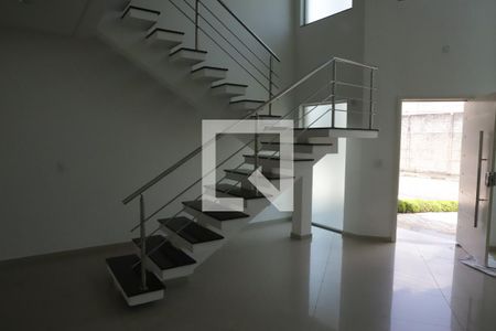 Casa de condomínio para alugar com 492m², 4 quartos e 4 vagasEscada