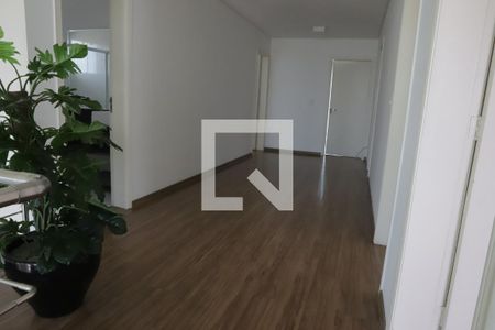 Casa de condomínio para alugar com 492m², 4 quartos e 4 vagasCorredor