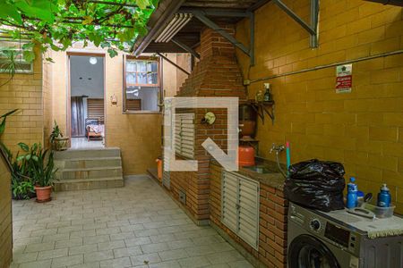 Casa à venda com 246m², 4 quartos e 2 vagasChurrasqueira