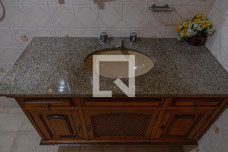 Casa à venda com 246m², 4 quartos e 2 vagasBanheiro da Suíte