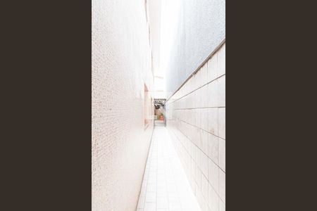 Casa à venda com 246m², 4 quartos e 2 vagasCorredor