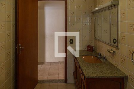 Casa à venda com 246m², 4 quartos e 2 vagasBanheiro