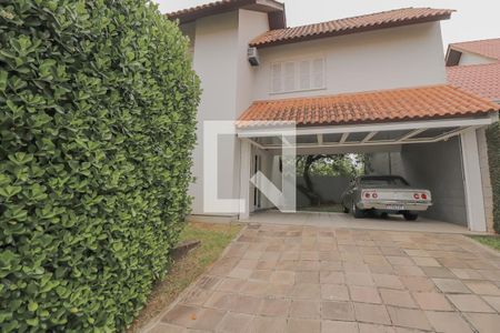 Casa de condomínio para alugar com 250m², 3 quartos e 2 vagasFachada
