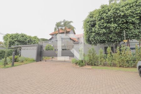 Casa de condomínio para alugar com 250m², 3 quartos e 2 vagasFachada