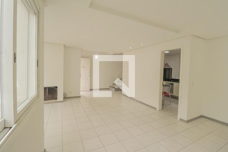 Casa de condomínio para alugar com 250m², 3 quartos e 2 vagasSala