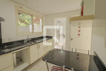 Casa de condomínio para alugar com 250m², 3 quartos e 2 vagasCozinha