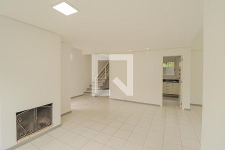 Casa de condomínio para alugar com 250m², 3 quartos e 2 vagasSala