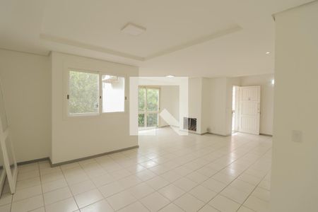 Casa de condomínio para alugar com 250m², 3 quartos e 2 vagasSala