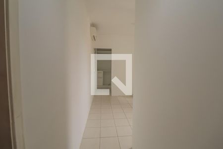Casa de condomínio para alugar com 250m², 3 quartos e 2 vagasCorredor