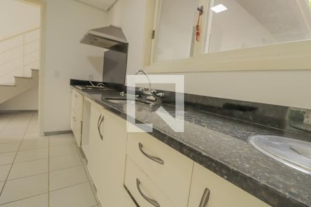Casa de condomínio para alugar com 250m², 3 quartos e 2 vagasCozinha